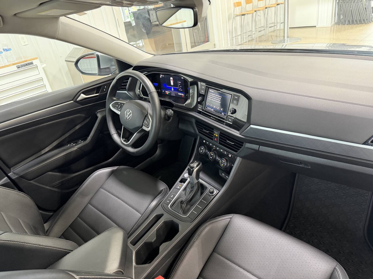 Used 2022 Volkswagen Jetta SE FWD image 25