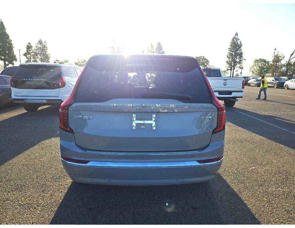 Used 2025 Volvo XC90 T8 Plus w/ Protection Package Premier AWD/4WD image 5