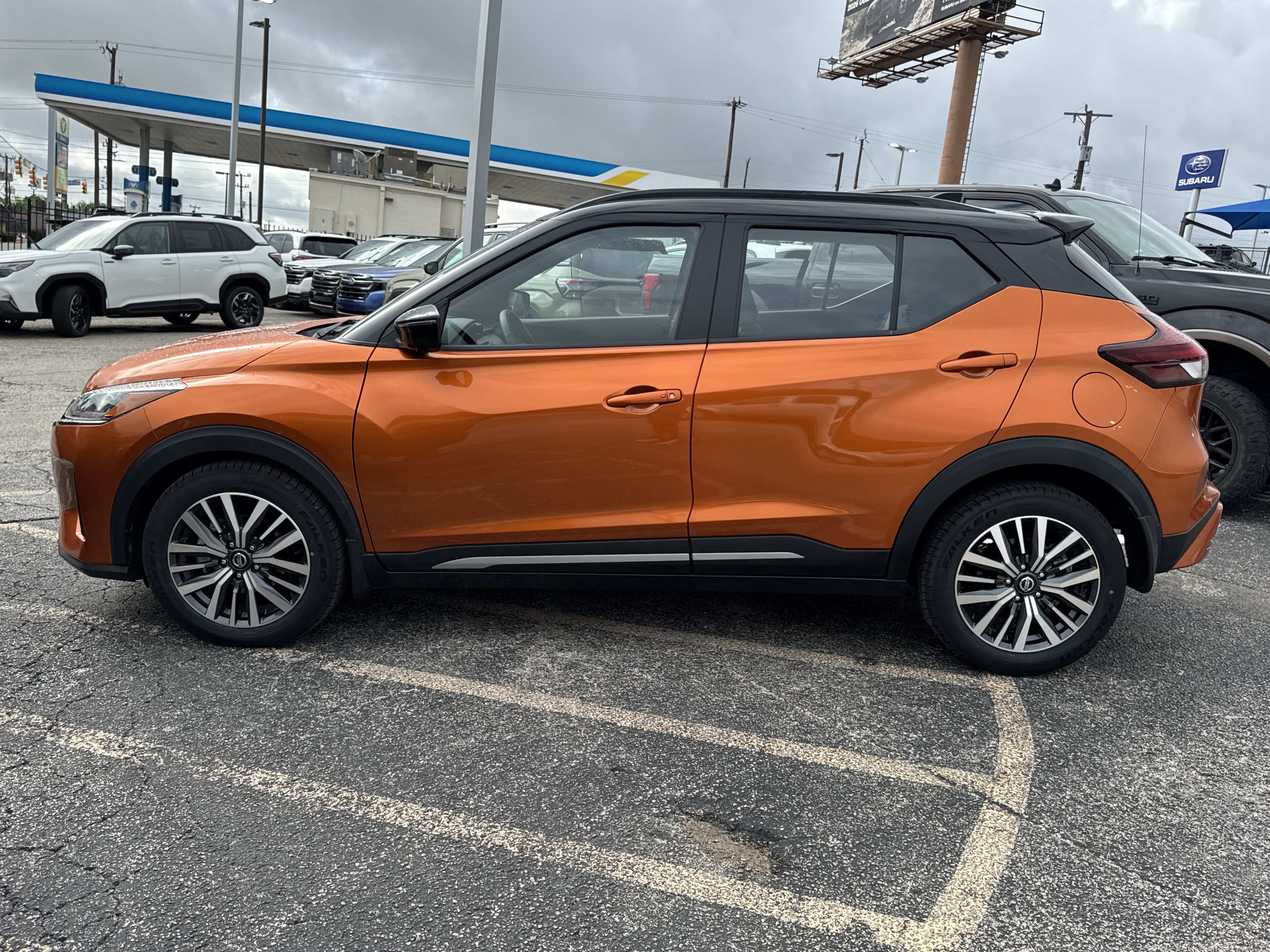 Used 2021 Nissan Kicks SR FWD image 10