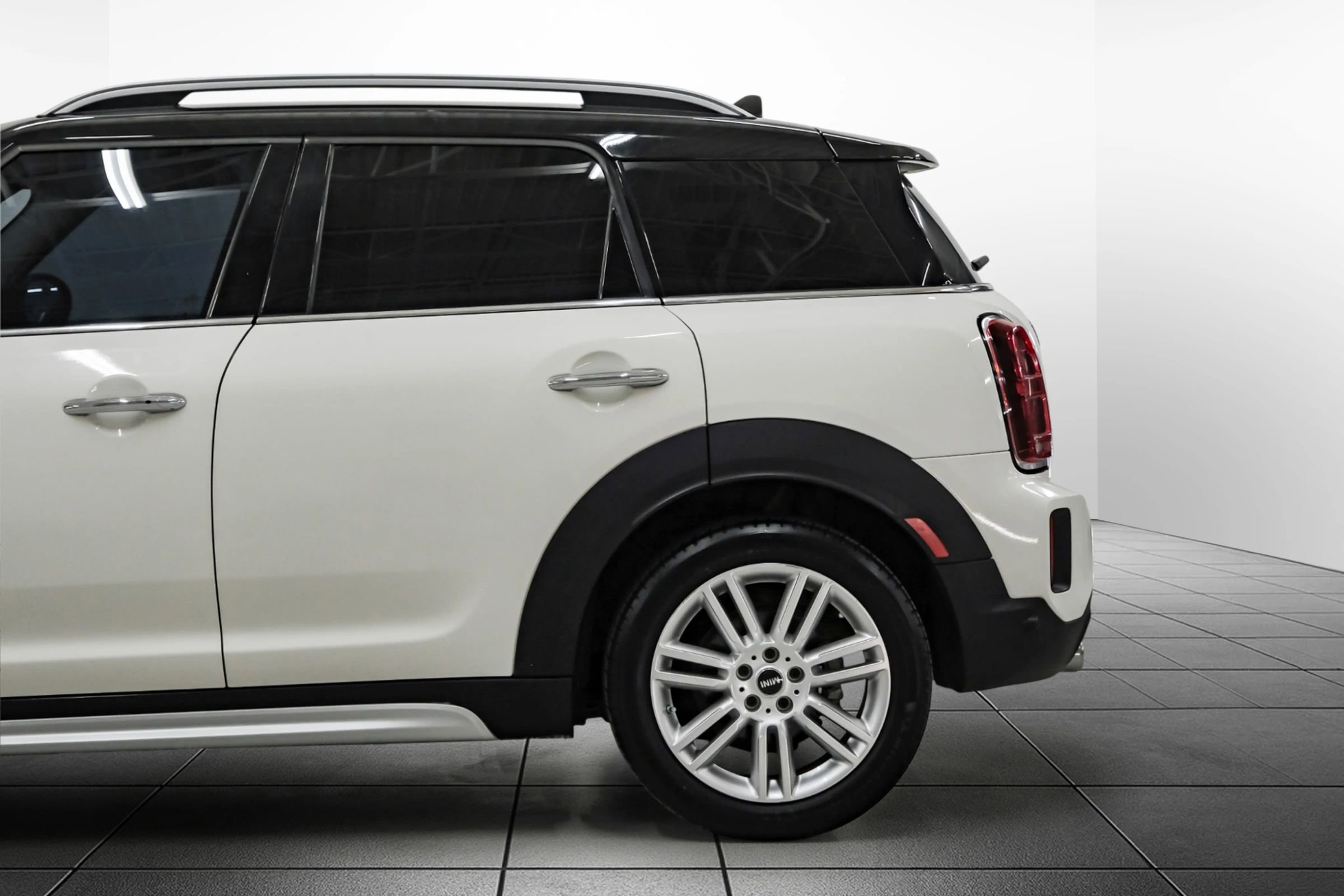Used 2023 MINI Cooper Countryman S FWD image 13