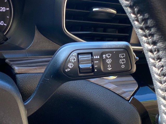 Used 2021 Ford Explorer Limited w/ Hybrid Equipment Group 310A RWD image 23