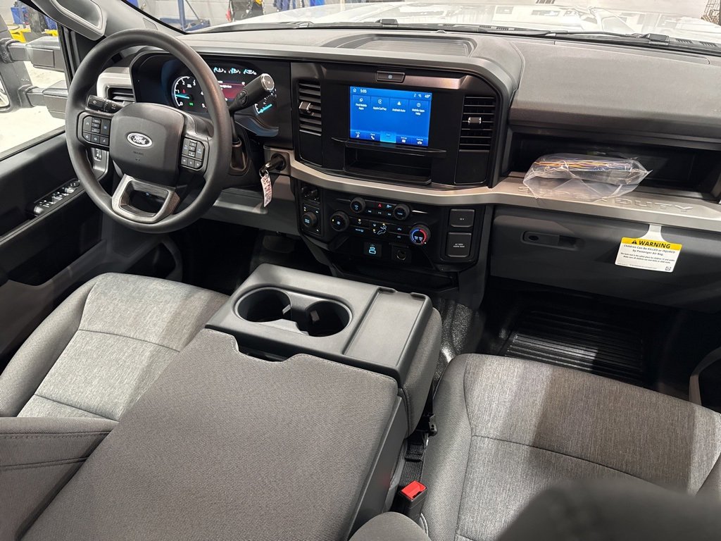 New 2025 Ford F450 XL w/ XL Chrome Package image 32
