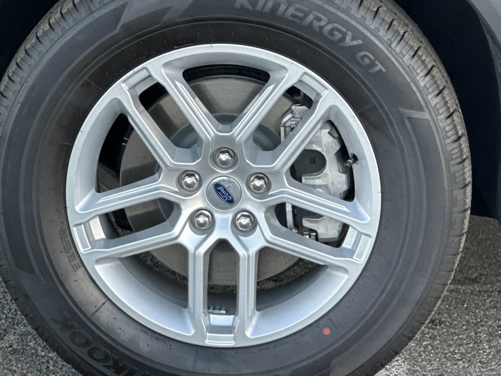 New 2026 Ford Explorer Active w/ Active Comfort Package image 32