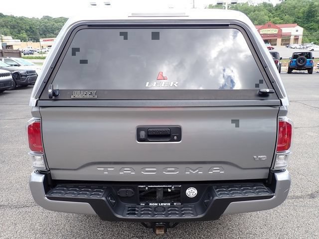 Used 2021 Toyota Tacoma TRD Sport AWD/4WD image 4