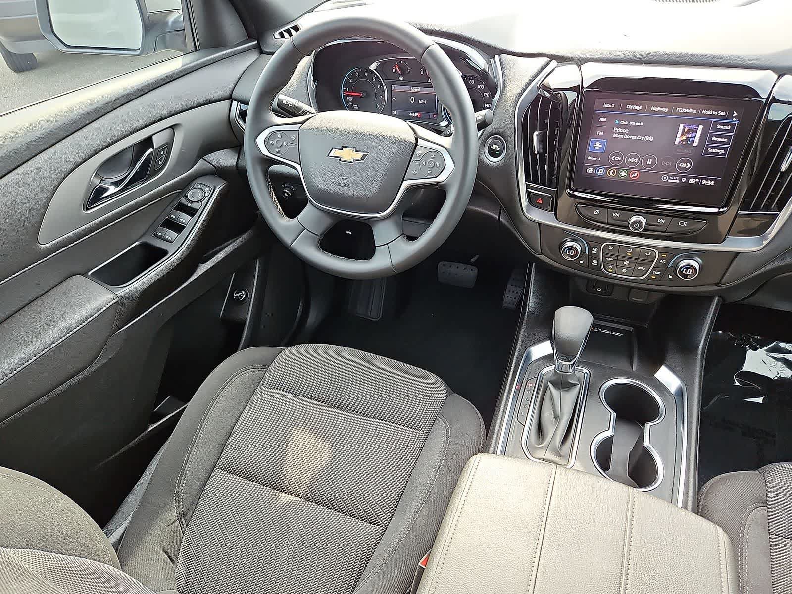 Used 2023 Chevrolet Traverse LT FWD image 10