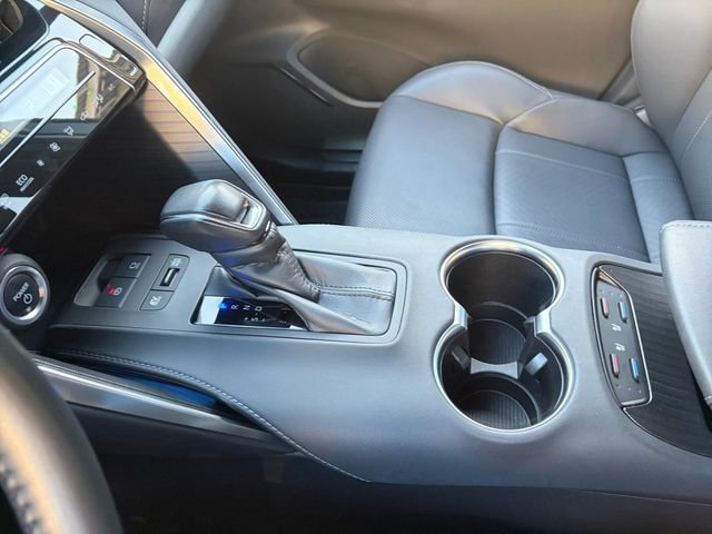 Used 2024 Toyota Venza Limited AWD/4WD image 25