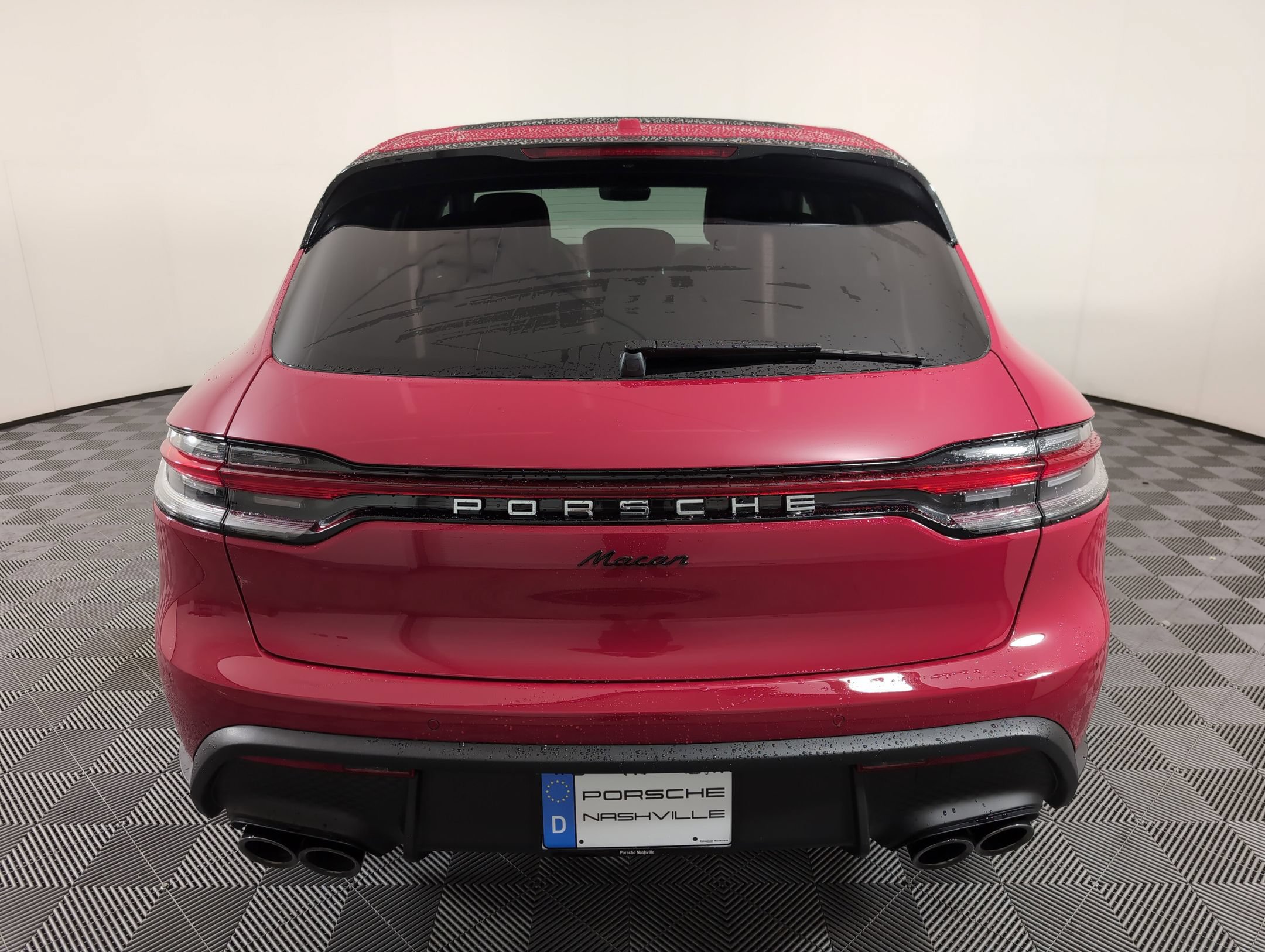 Certified 2025 Porsche Macan AWD/4WD image 7