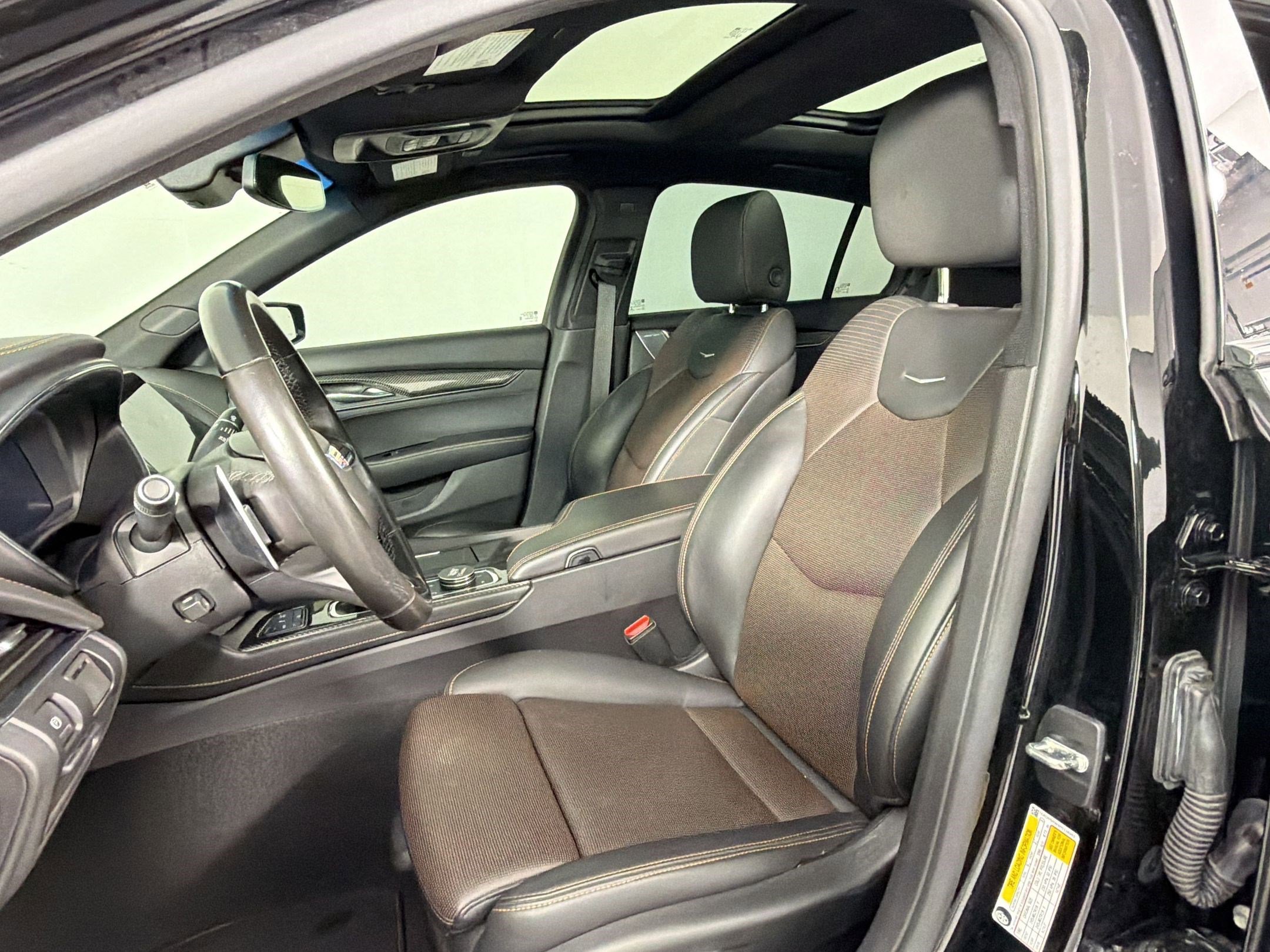 Used 2023 Cadillac CT5 V w/ Premium Package RWD image 5