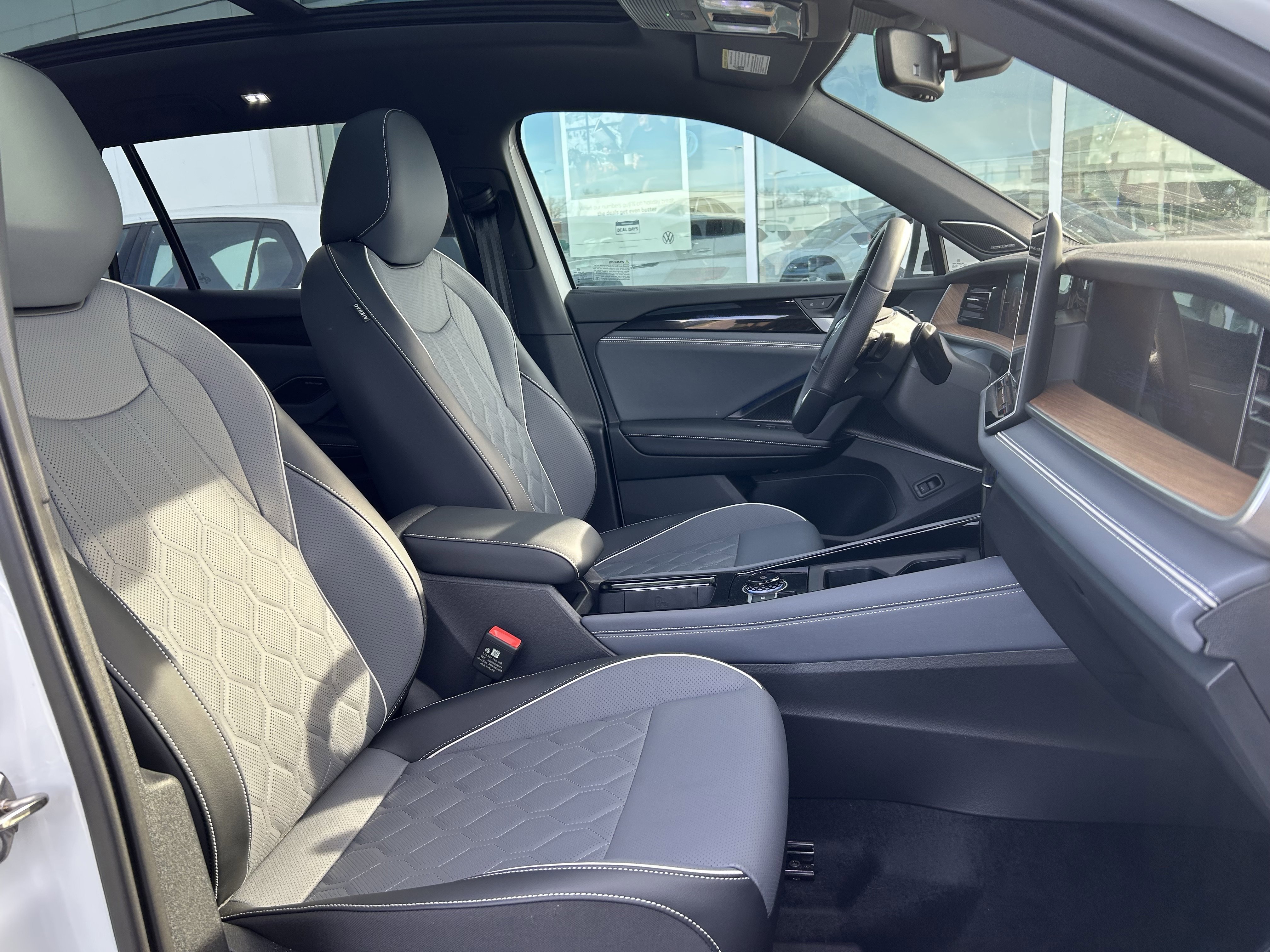 New 2026 Volkswagen Tiguan SEL R-Line image 26