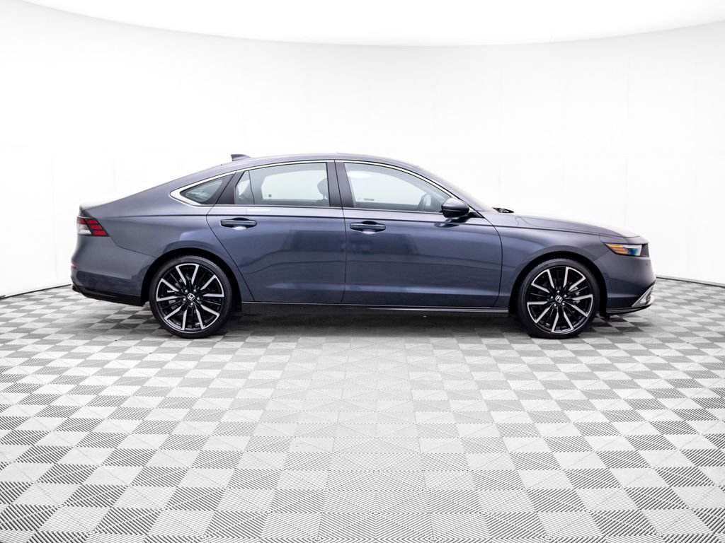 Used 2024 Honda Accord Touring image 8