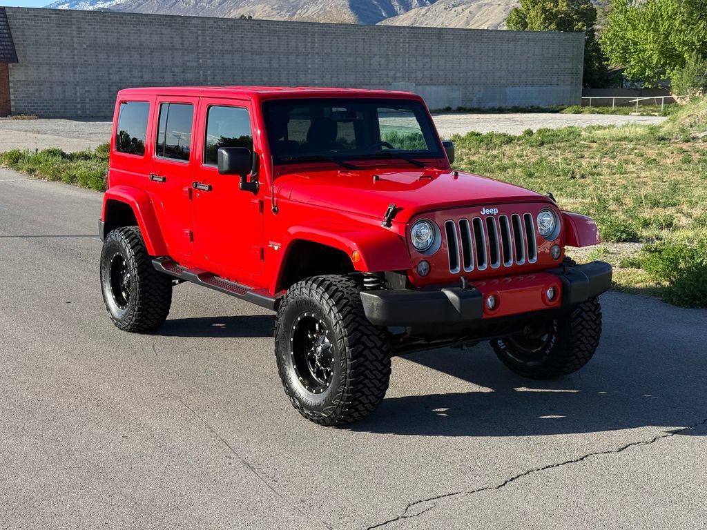 Used 2018 Jeep Wrangler Unlimited Sahara w/ Max Tow Package AWD/4WD image 2