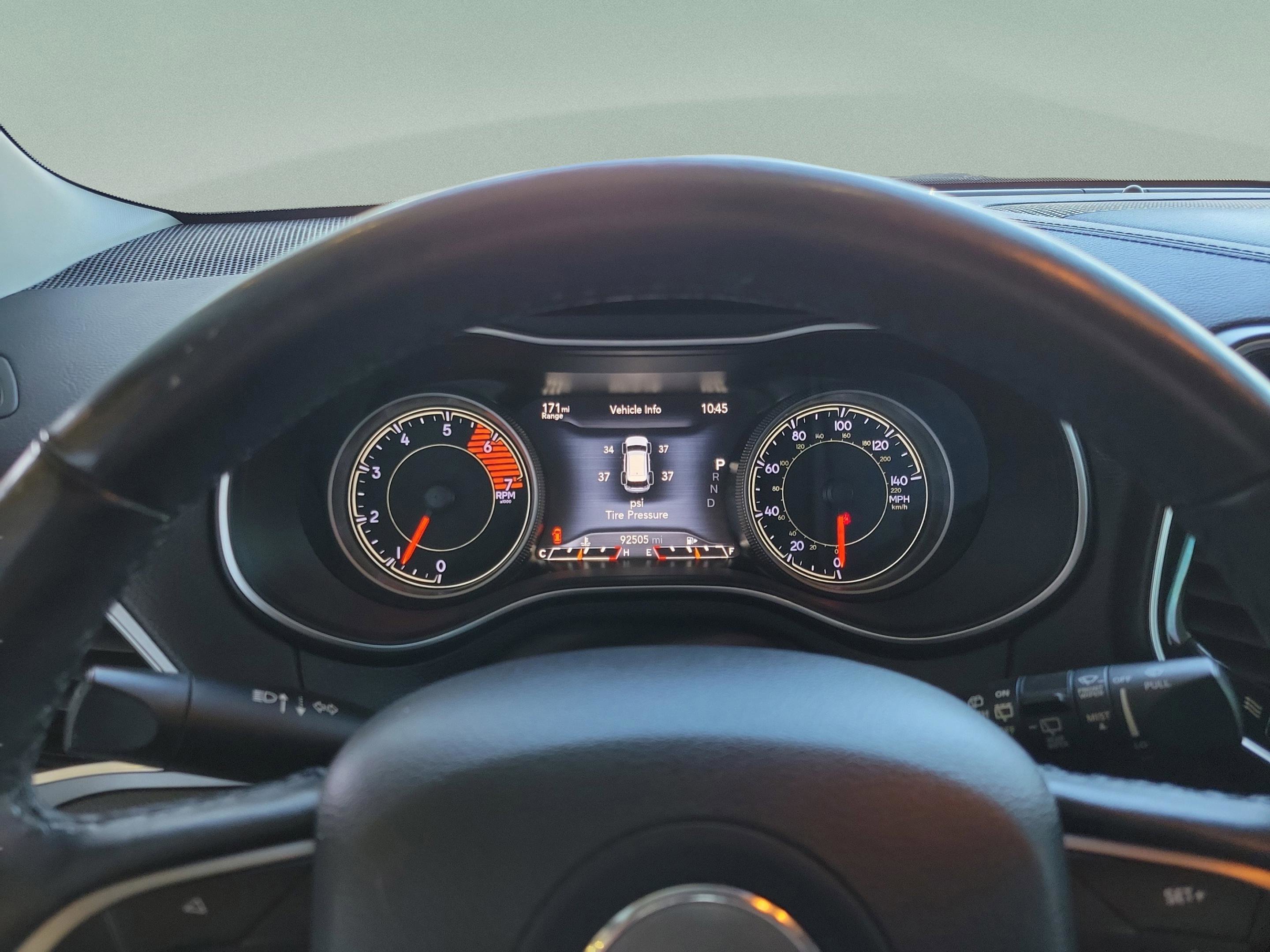 Used 2019 Jeep Cherokee Limited w/ Luxury Group image 24