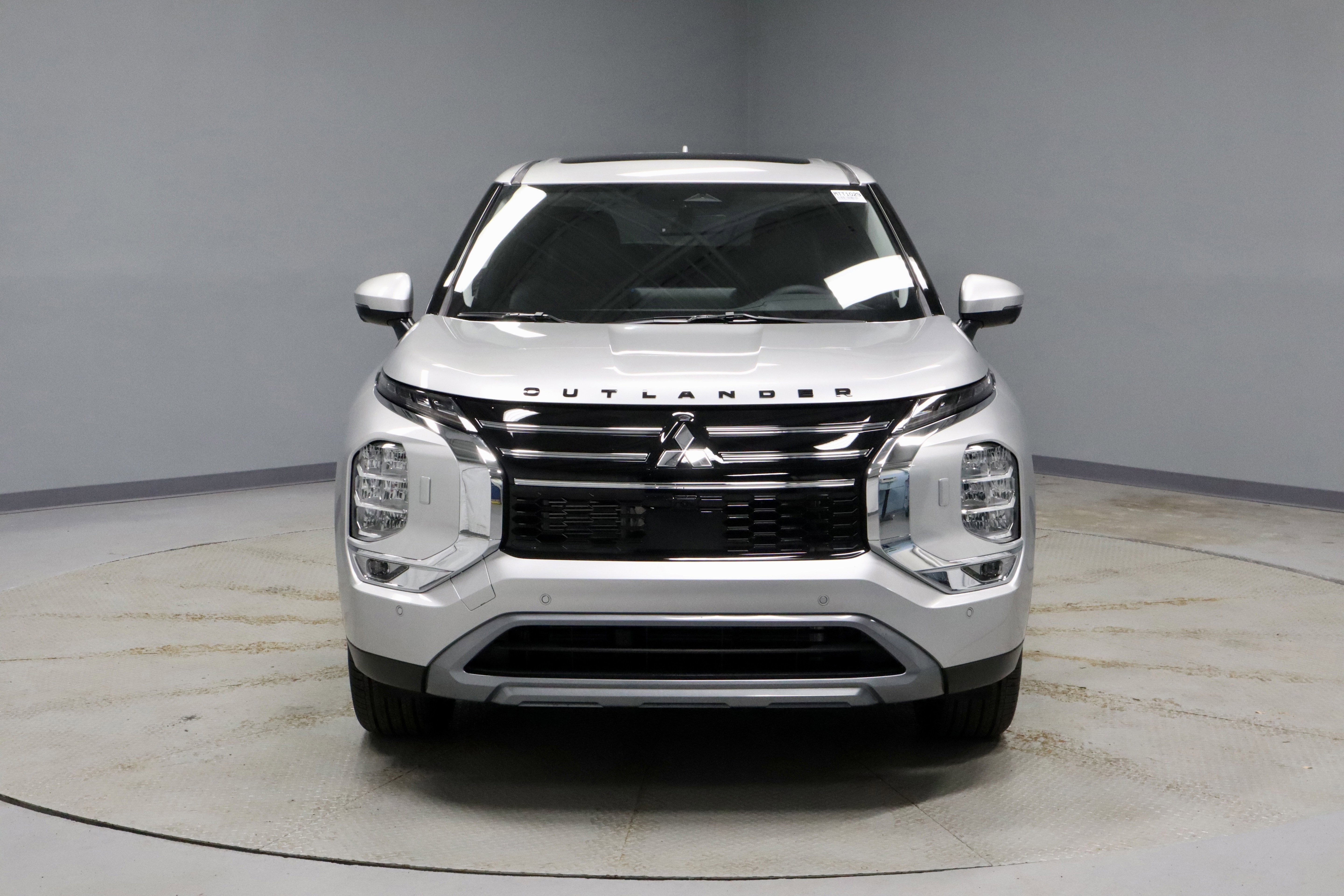 New 2026 Mitsubishi Outlander SE image 3