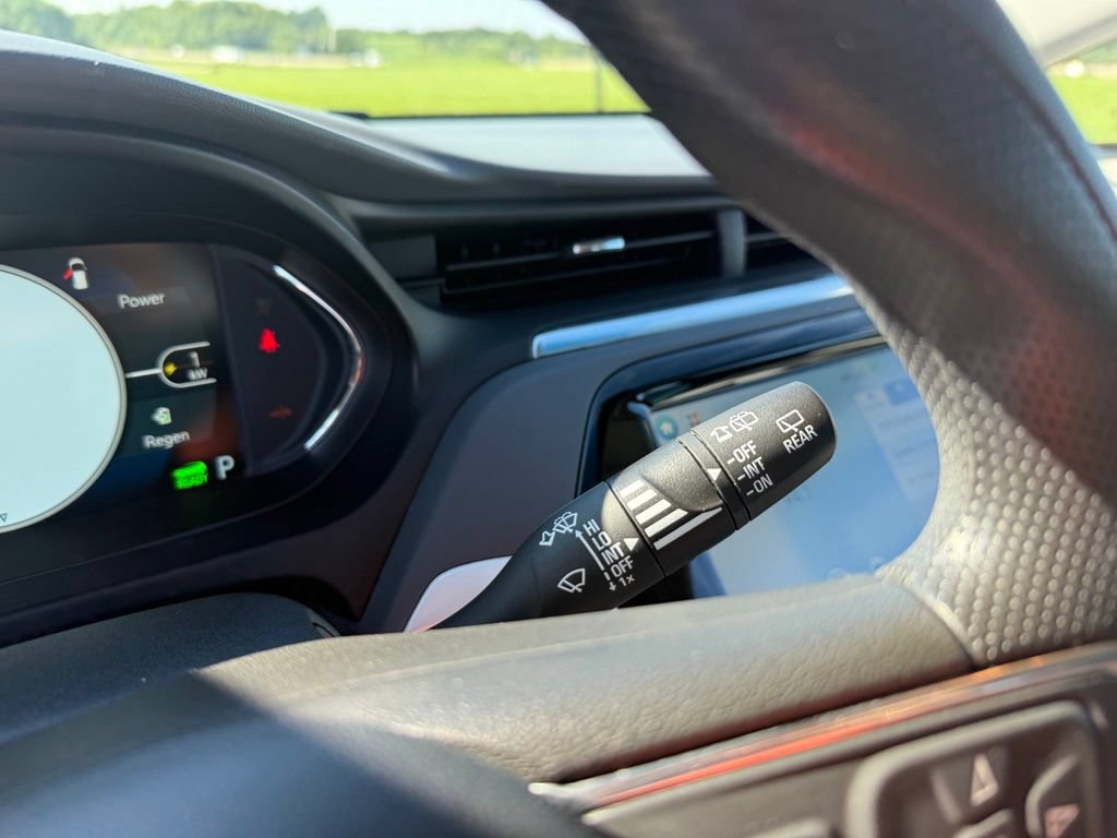 Used 2021 Chevrolet Bolt LT FWD image 33