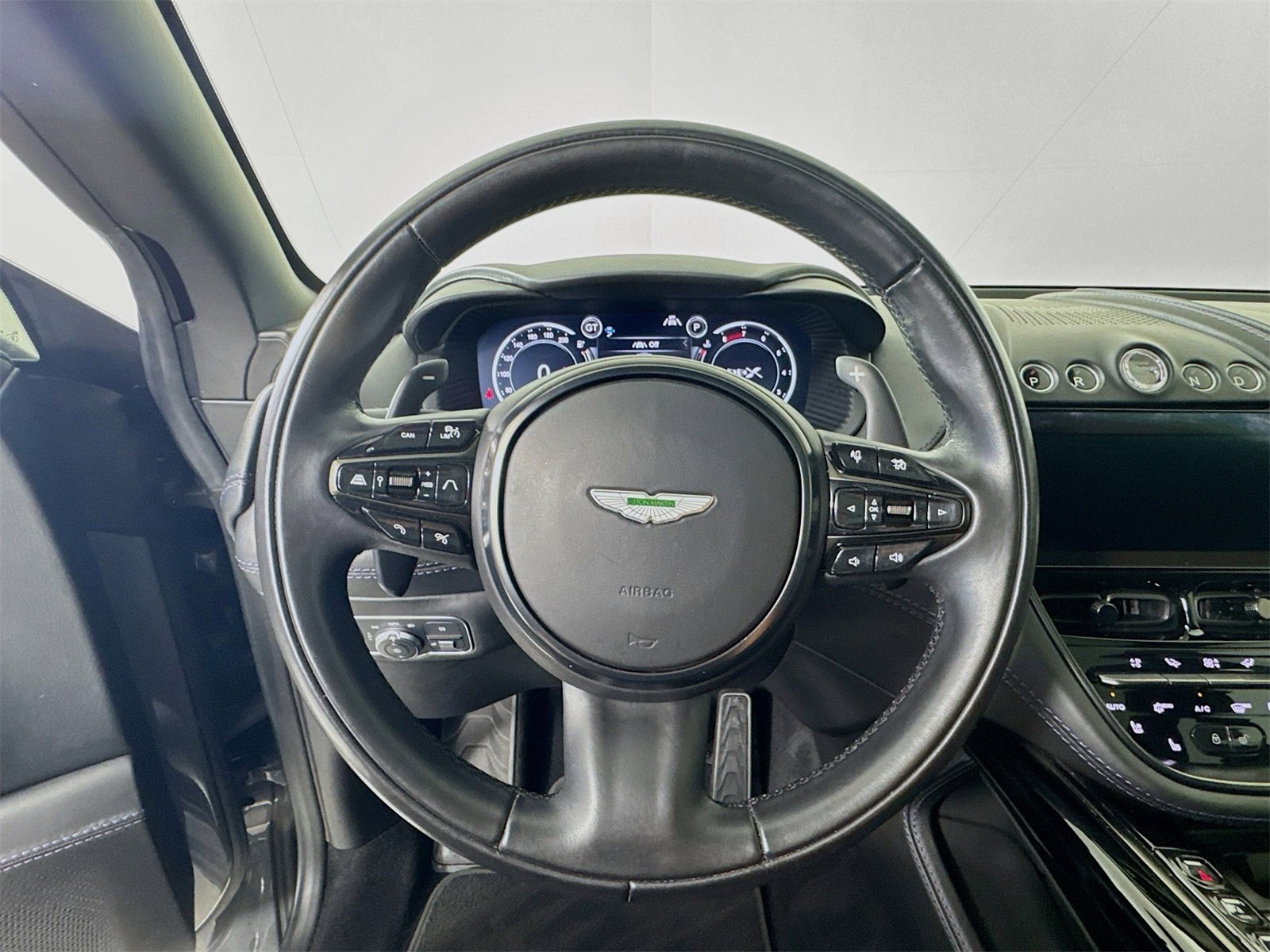 Used 2021 Aston Martin DBX image 11