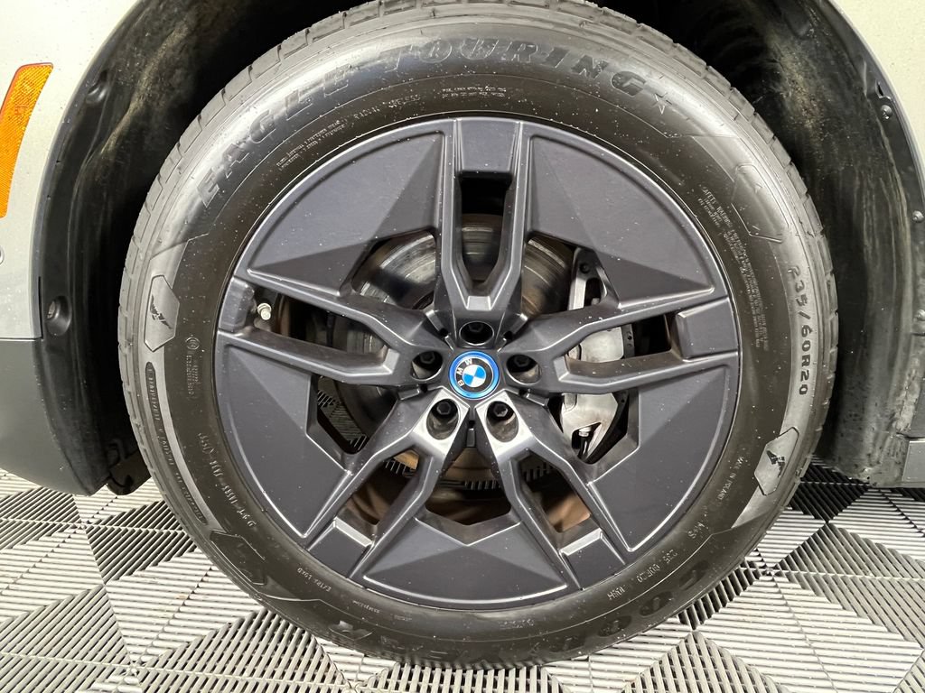 Used 2024 BMW iX xDrive50 AWD/4WD image 17