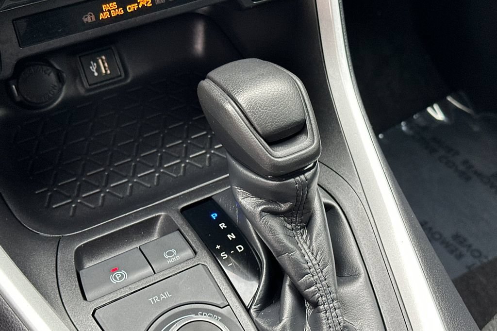 Certified 2024 Toyota RAV4 LE AWD/4WD image 20
