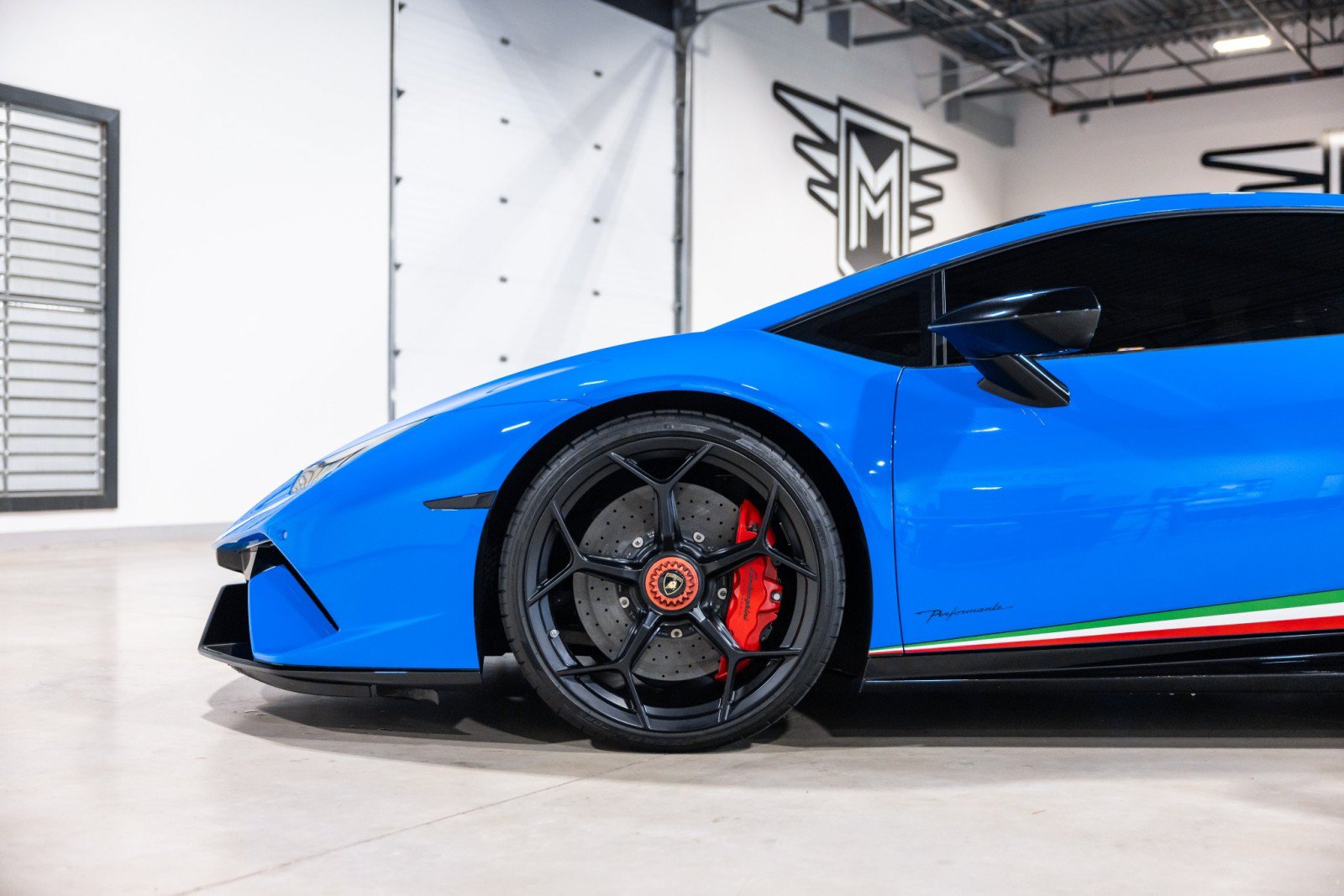 Used 2018 Lamborghini Huracan Performante AWD/4WD image 22