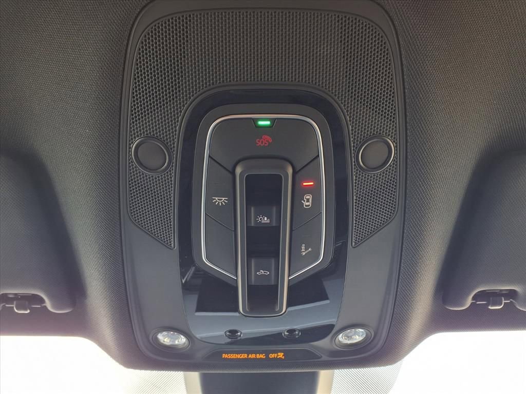 Used 2024 Audi SQ5 Prestige w/ Prestige Package image 19