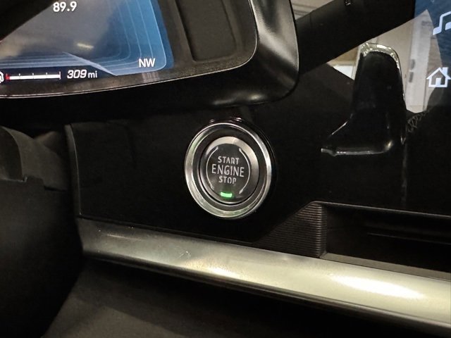 Used 2025 Chevrolet Corvette Stingray Coupe w/ 1LT image 22