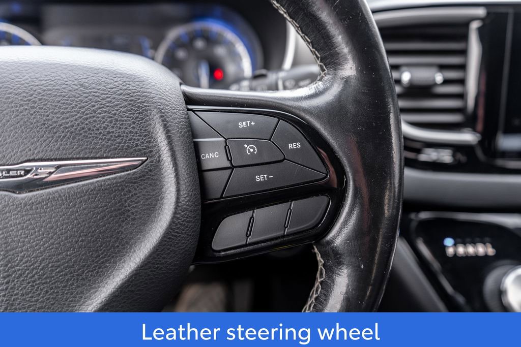 Used 2020 Chrysler Pacifica Touring-L w/ Premium Audio Group AWD/4WD image 24