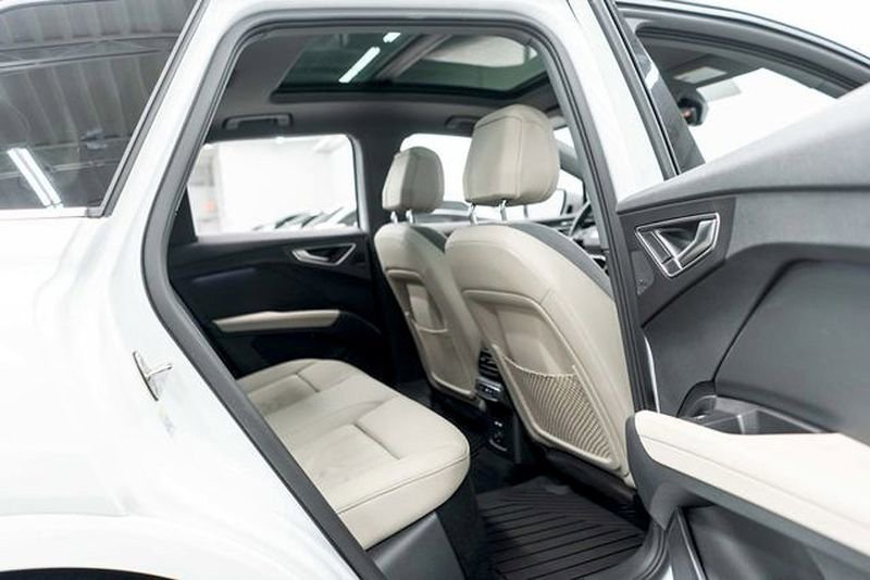 Used 2022 Audi Q4 e-tron Prestige image 13