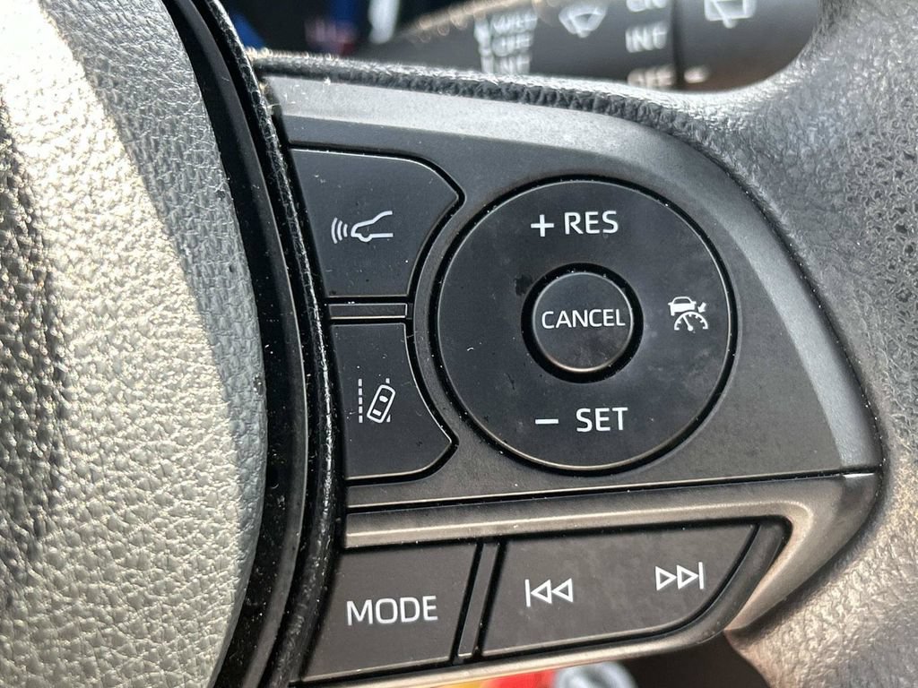 Used 2024 Toyota RAV4 LE AWD/4WD image 29