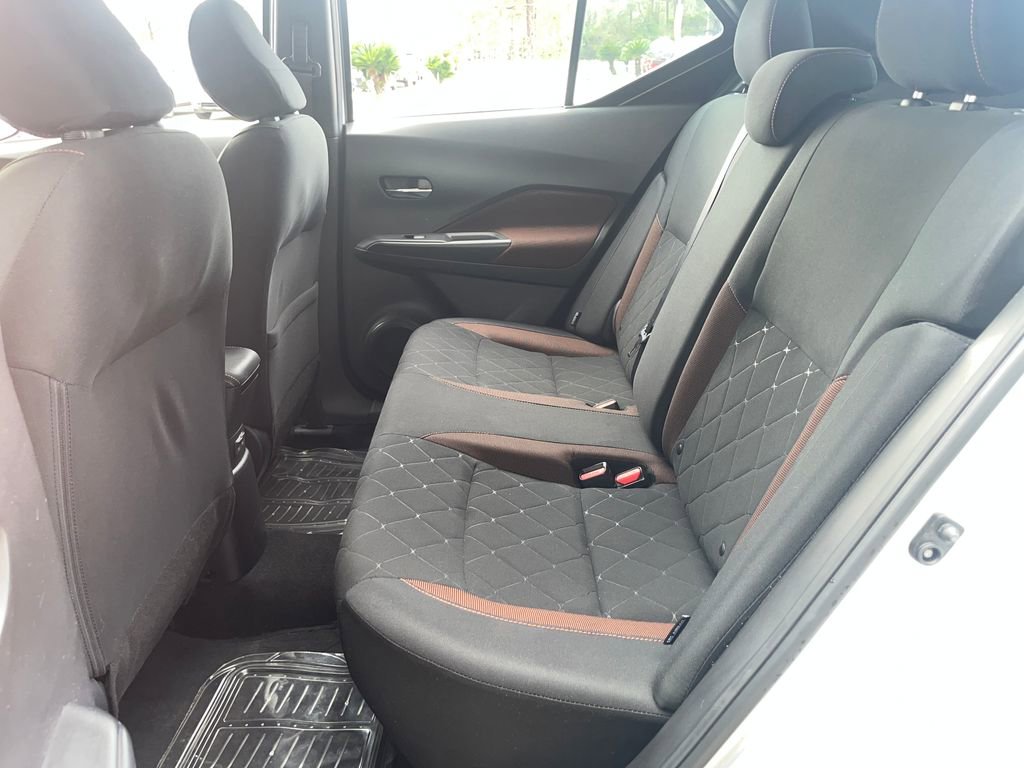 Used 2020 Nissan Kicks SR image 25