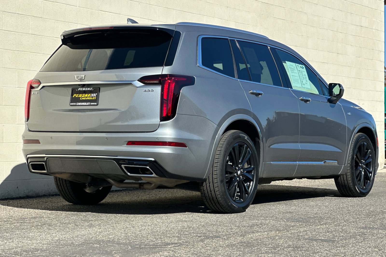 Used 2024 Cadillac XT6 Premium Luxury image 4