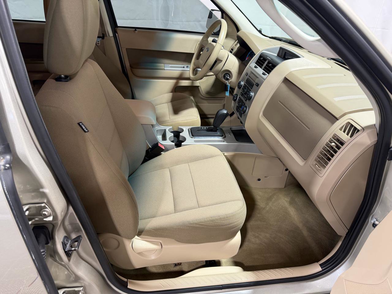 Used 2010 Ford Escape XLT image 12