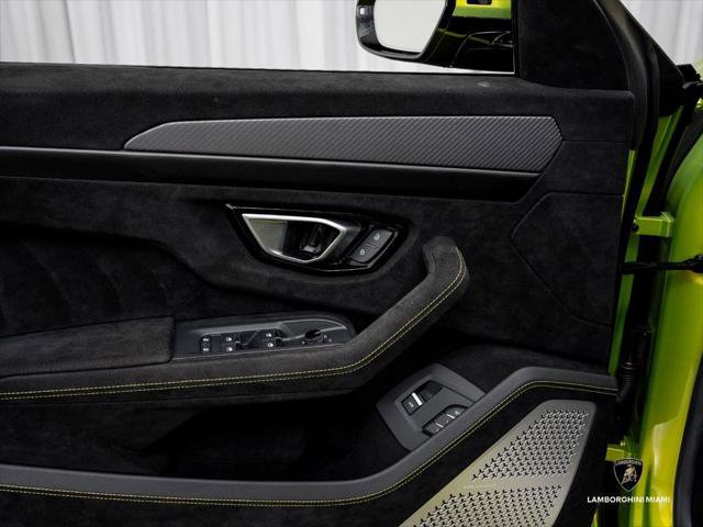 Used 2023 Lamborghini Urus Performante AWD/4WD image 28