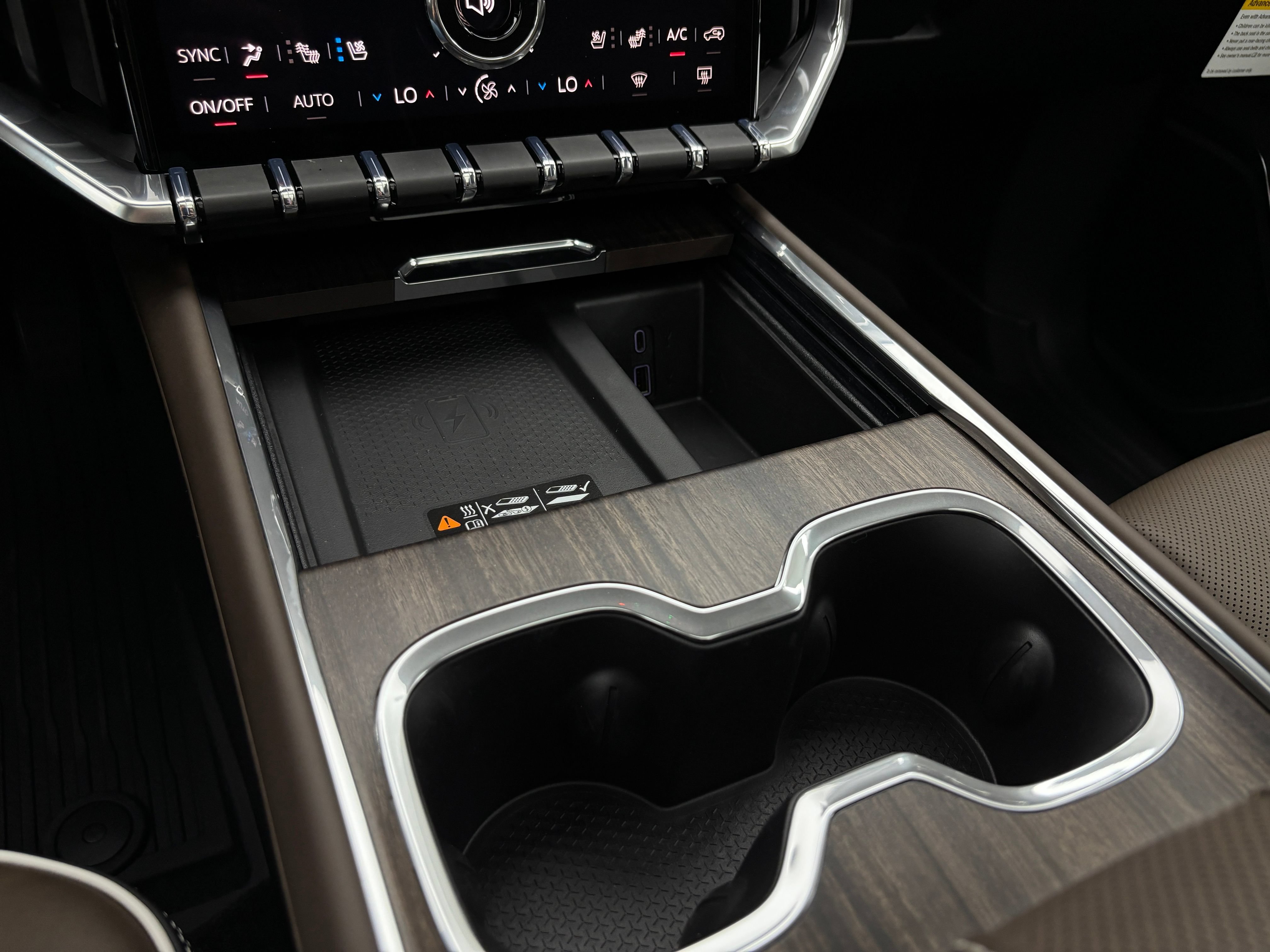 New 2026 GMC Acadia Denali Ultimate w/ LPO, Floor Liner Package AWD/4WD image 33