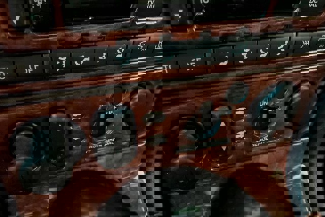 Used 2003 Ford Thunderbird image 30