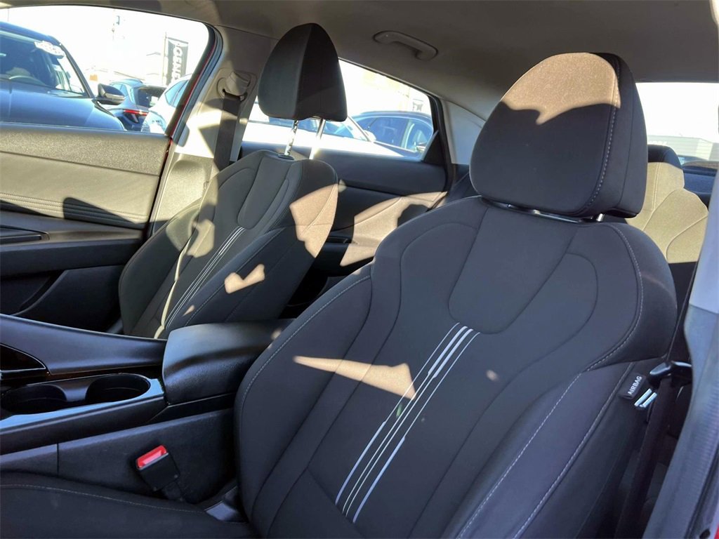 Certified 2023 Hyundai Elantra SEL w/ Convenience Package image 9