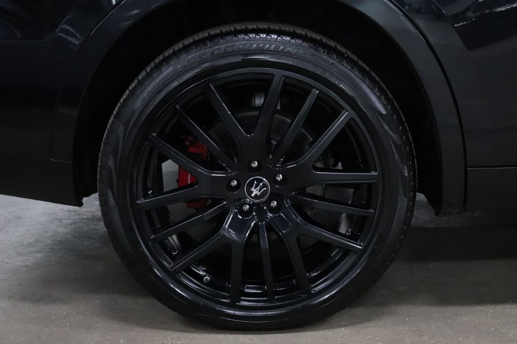 Used 2020 Maserati Levante GranSport image 39