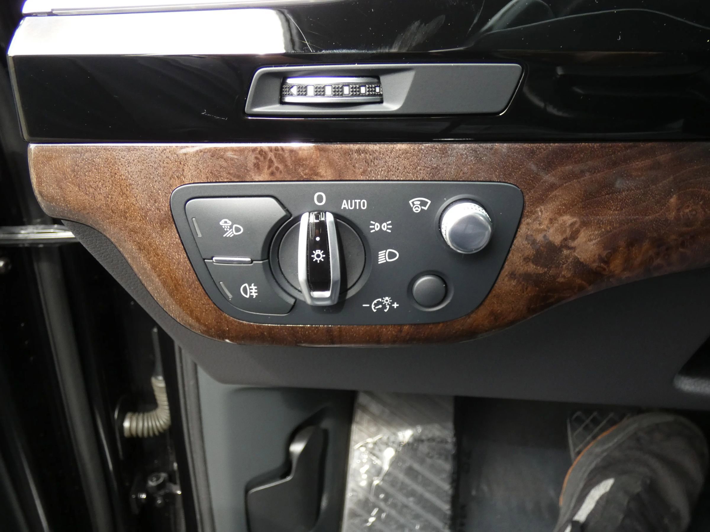 Used 2017 Audi Q7 3.0T Prestige w/ Prestige Package image 79