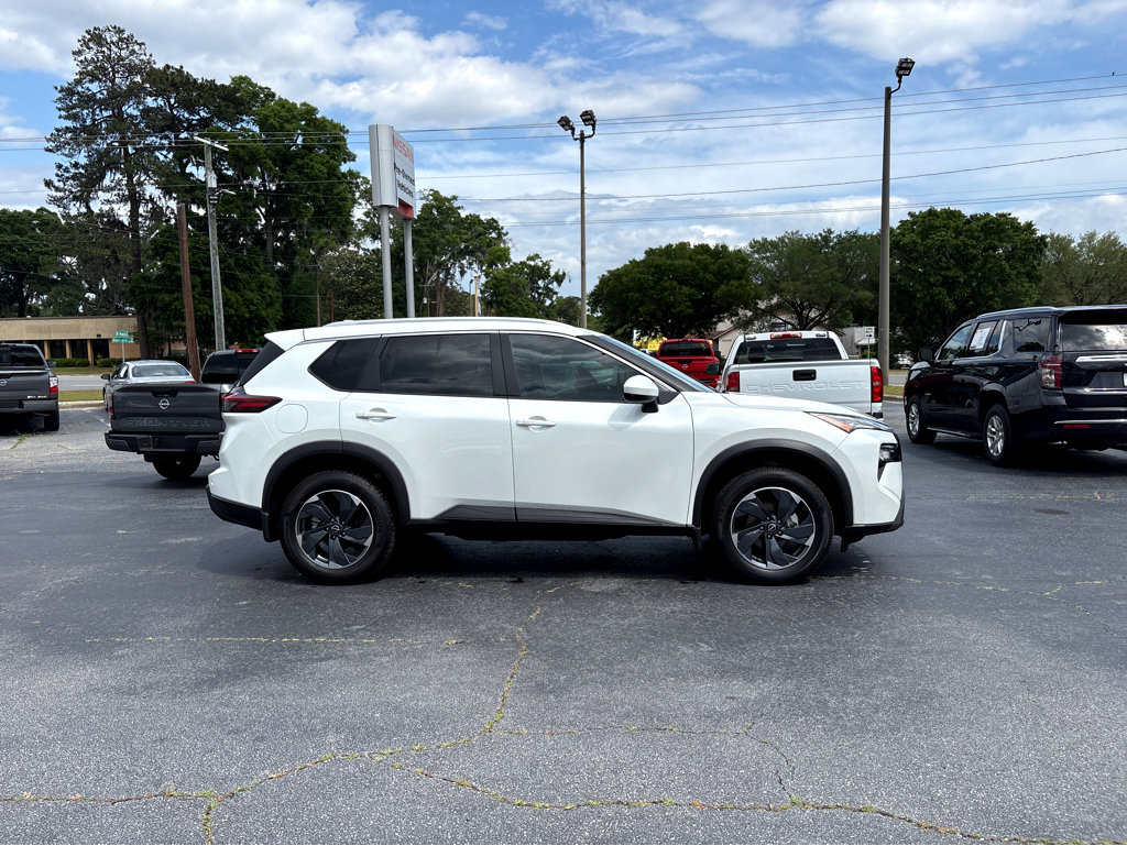 Used 2024 Nissan Rogue SV w/ SV Premium Package FWD image 28