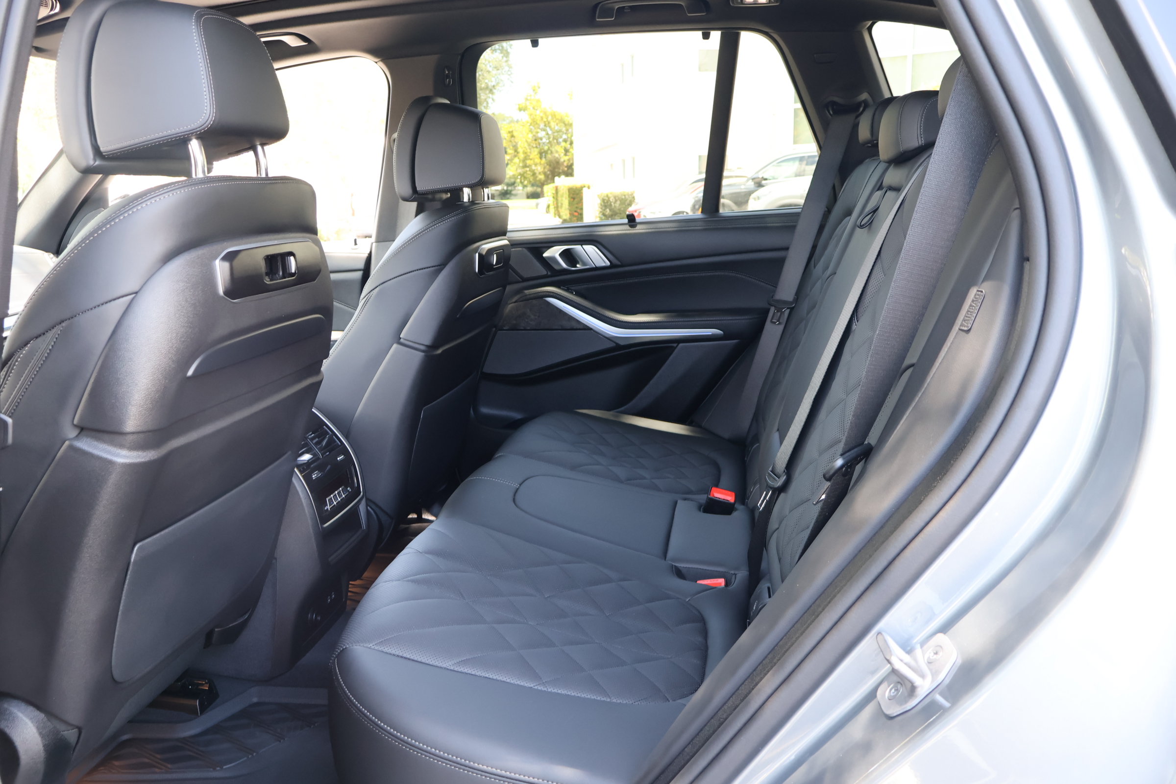 Used 2026 BMW X5 xDrive50e w/ Executive Package AWD/4WD image 17
