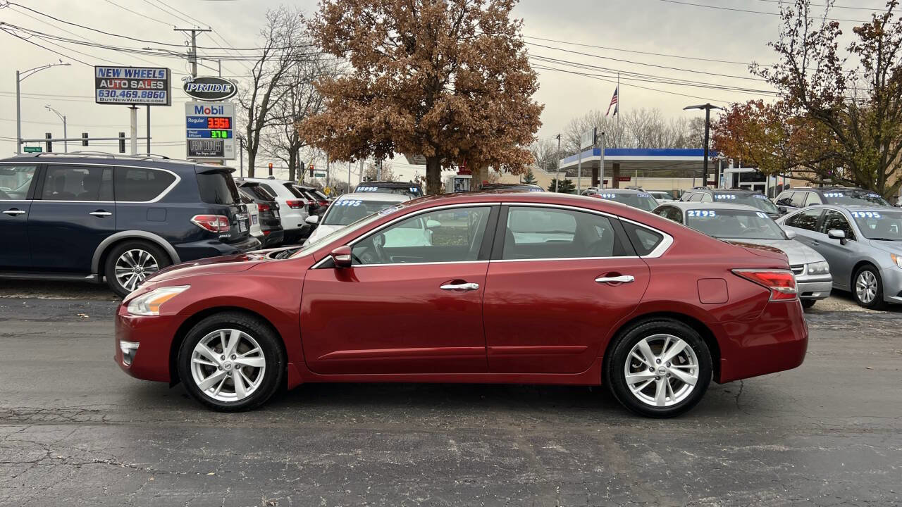 Used 2015 Nissan Altima 2.5 SV w/ Convenience Package FWD image 2