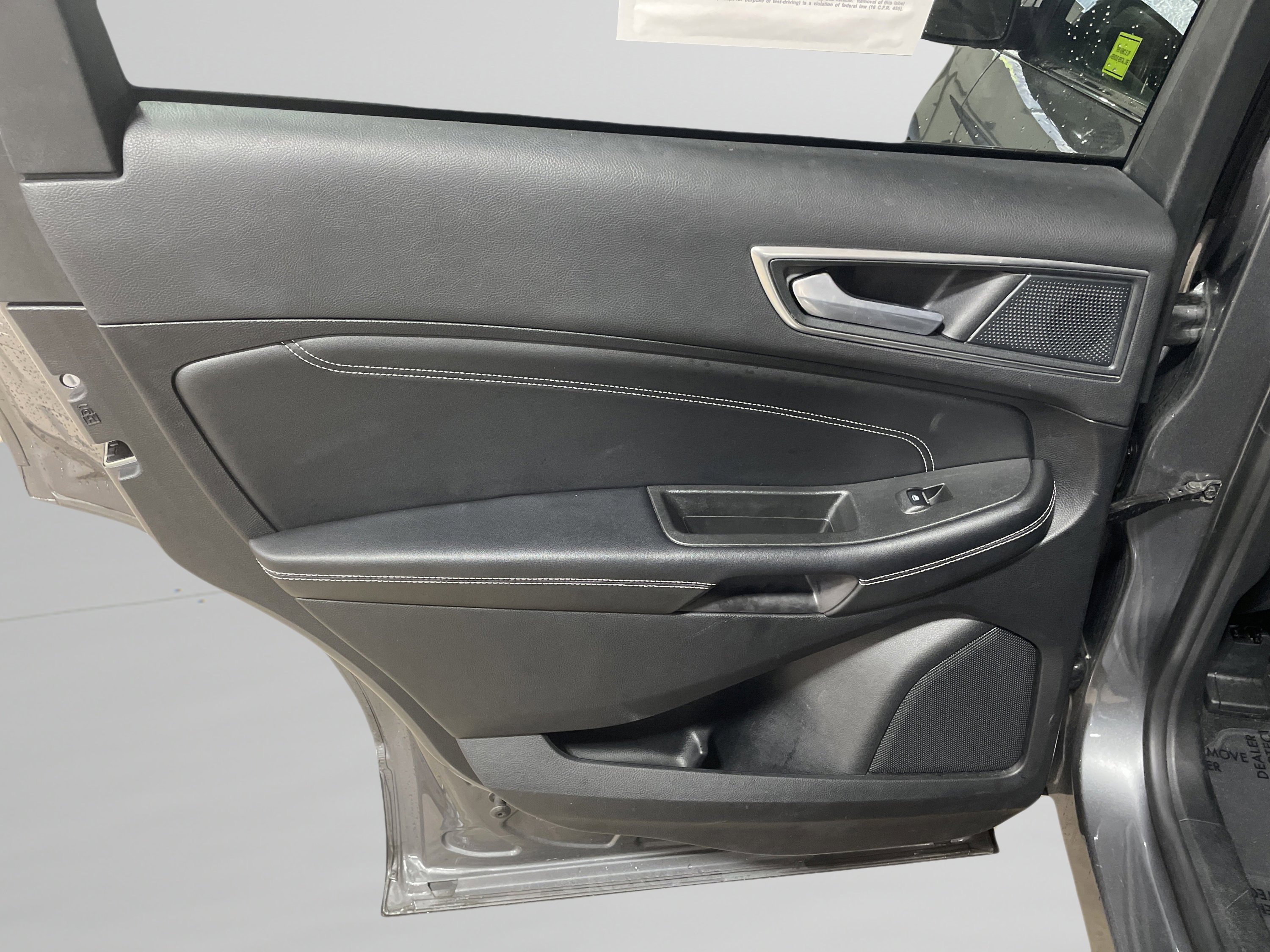 Used 2024 Ford Edge Titanium image 10