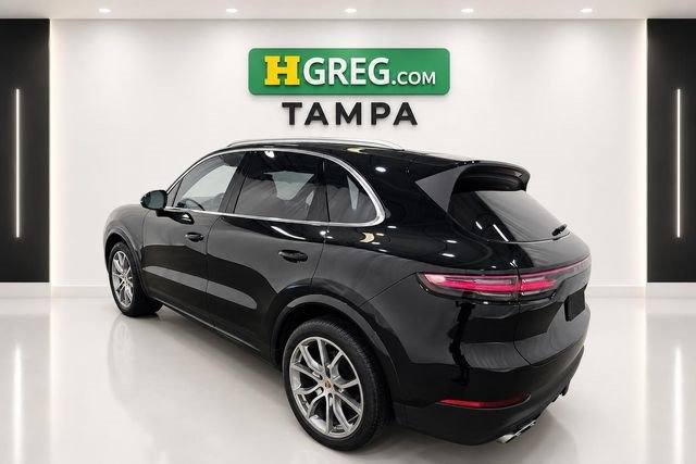 Used 2023 Porsche Cayenne w/ Premium Package AWD/4WD image 2