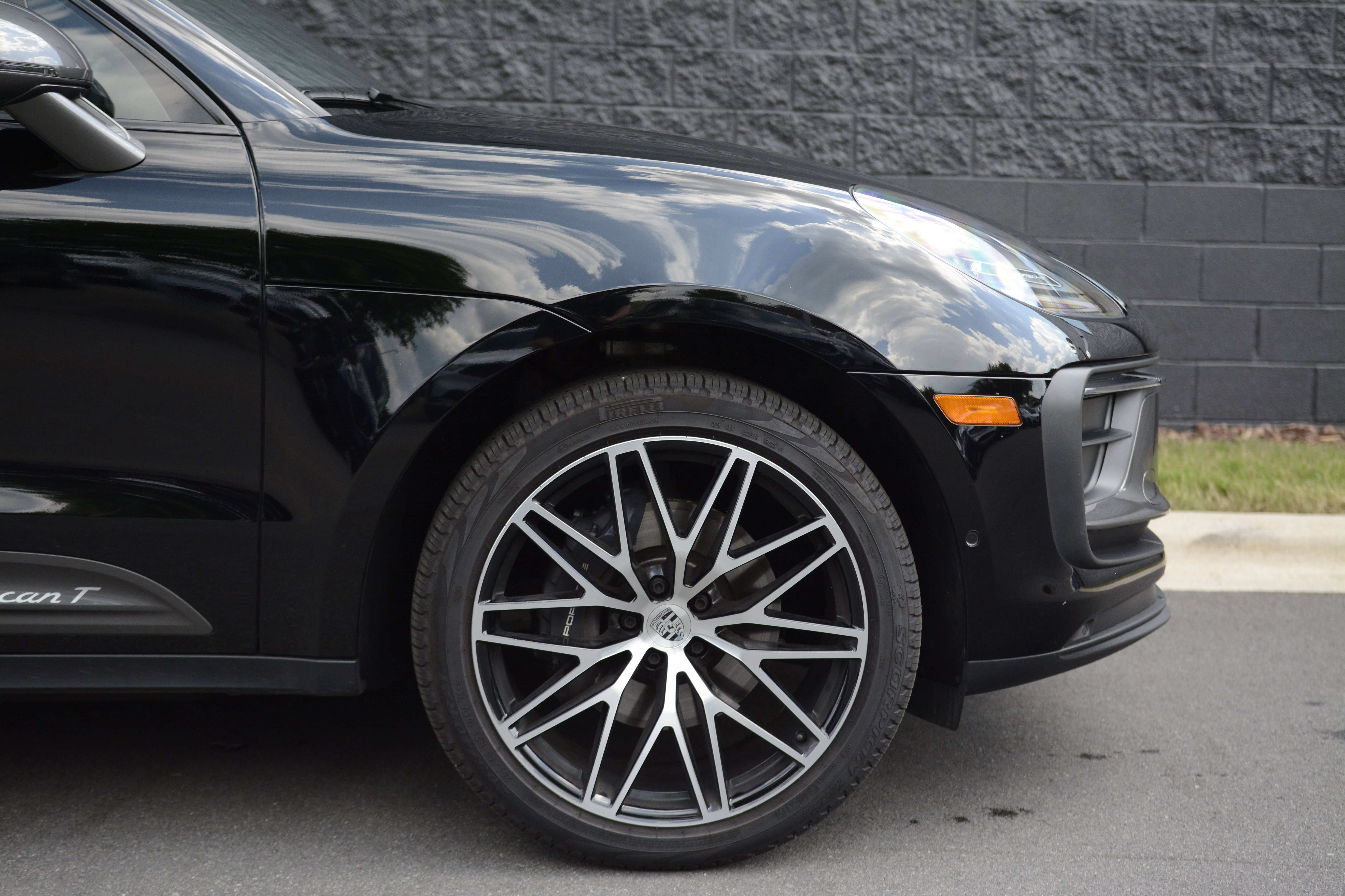 Certified 2026 Porsche Macan Turbo AWD/4WD image 11