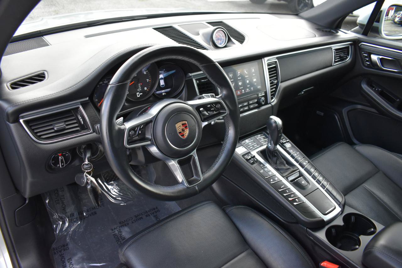 Used 2017 Porsche Macan GTS AWD/4WD image 10