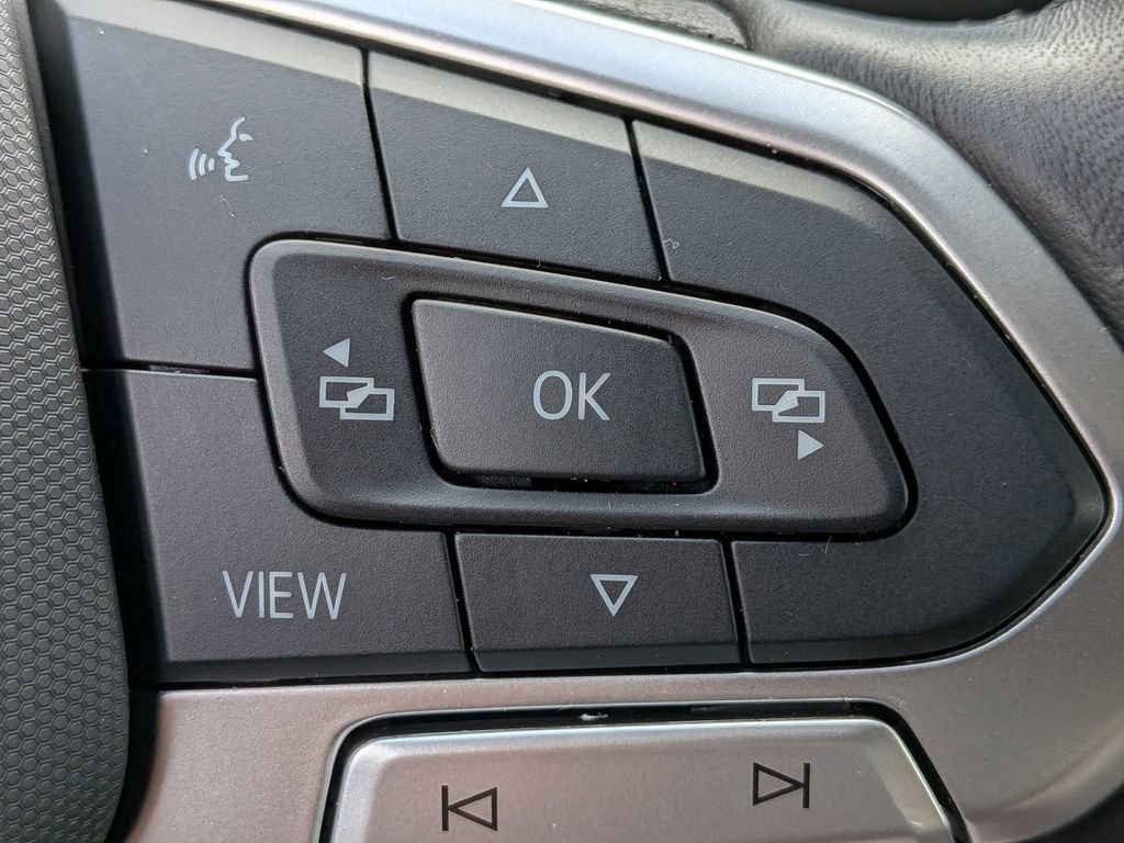 Used 2025 Volkswagen Jetta S FWD image 26