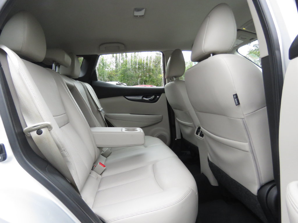 Used 2019 Nissan Rogue Sport SL AWD/4WD image 16