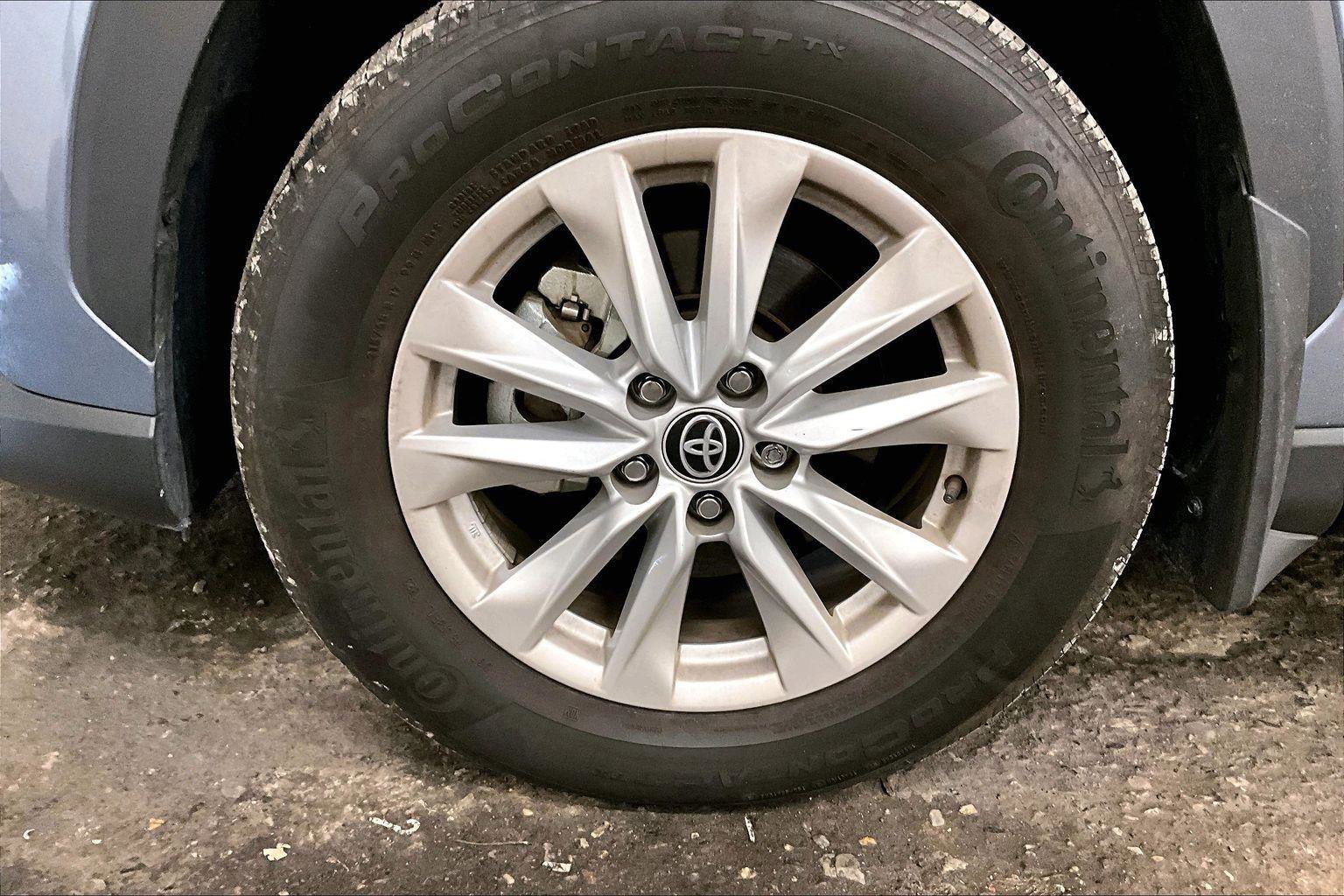 Used 2023 Toyota Corolla Cross LE image 8