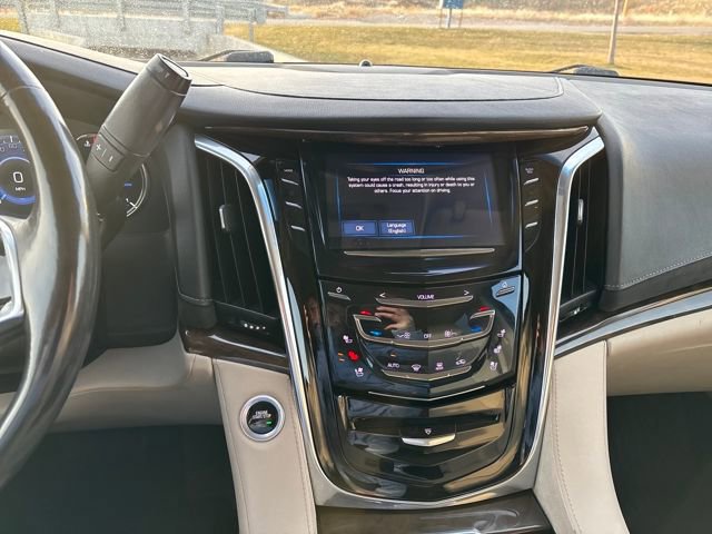 Certified 2018 Cadillac Escalade Premium Luxury image 18