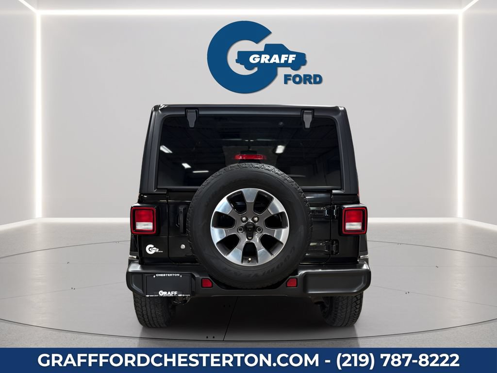 Used 2018 Jeep Wrangler Unlimited Sahara AWD/4WD image 9