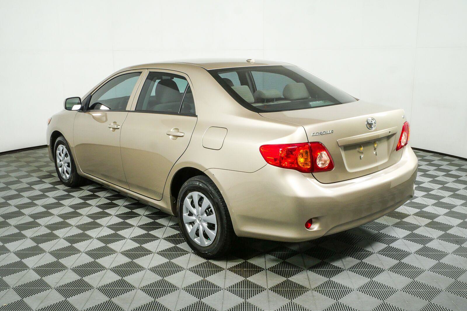 Used 2010 Toyota Corolla LE w/ LE EVP Pkg #1 FWD image 23
