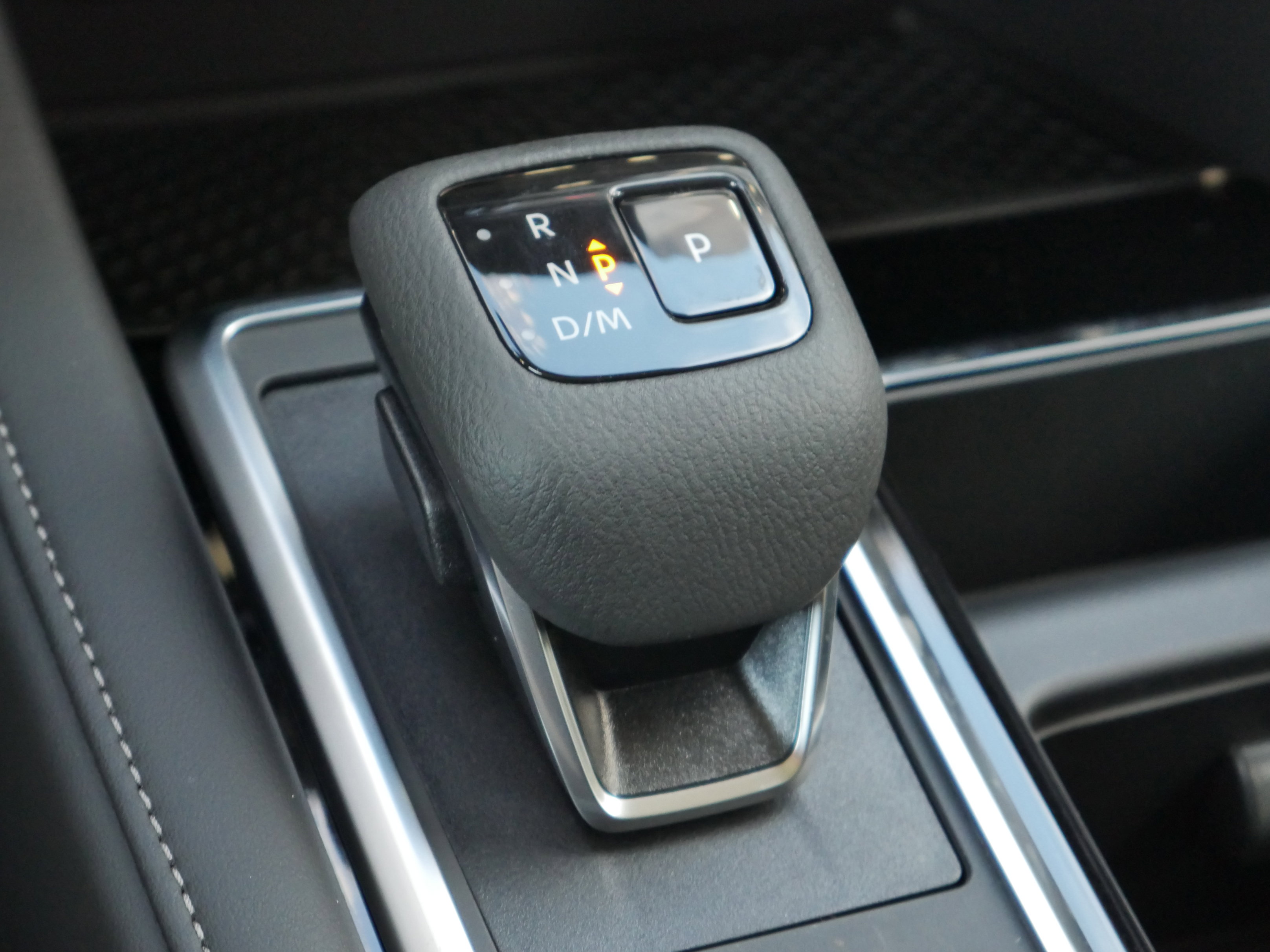 New 2025 Nissan Pathfinder SV image 13